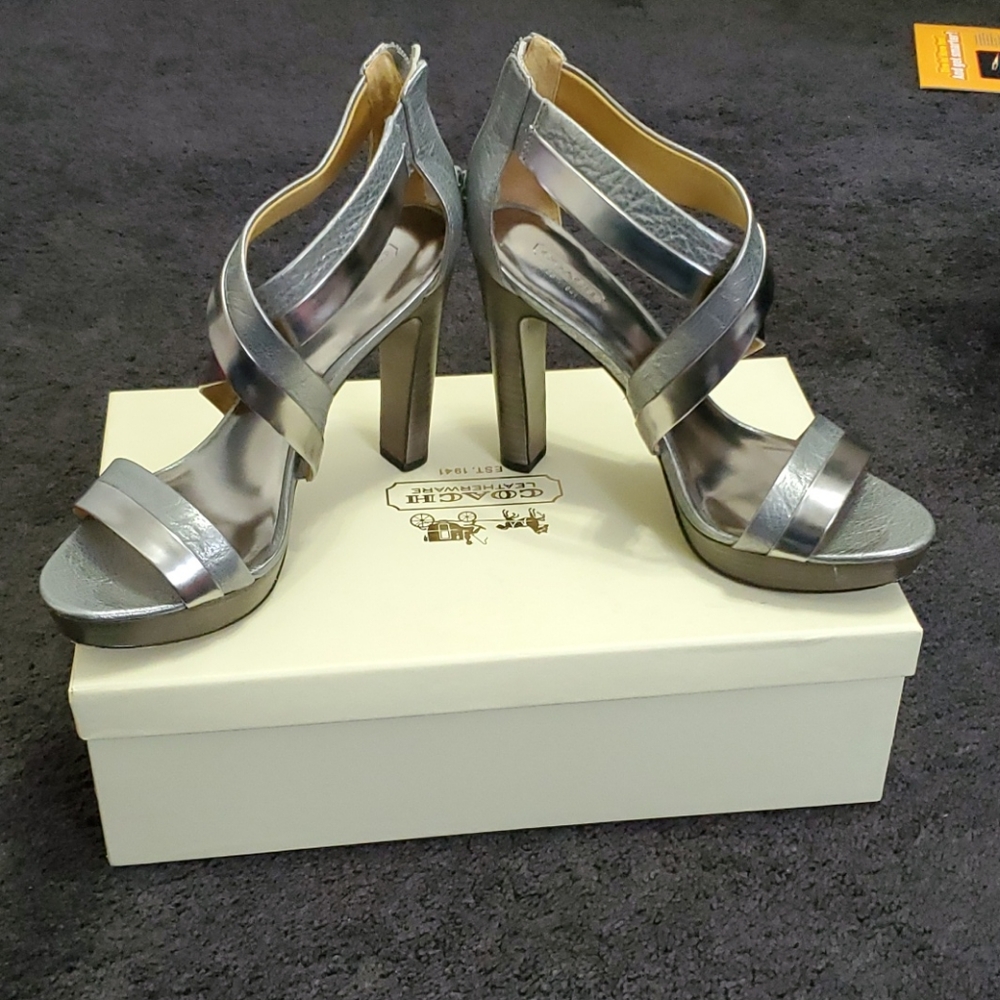 Heels - Picture 2 of 2